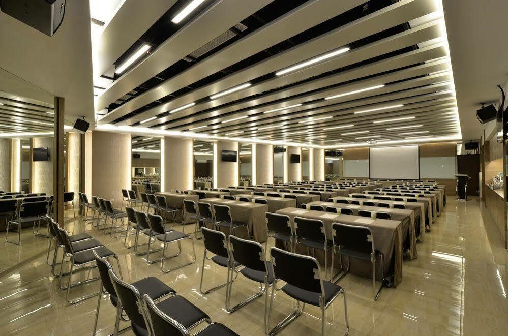 Tsun Huang Hotel Csiaji Kültér fotó